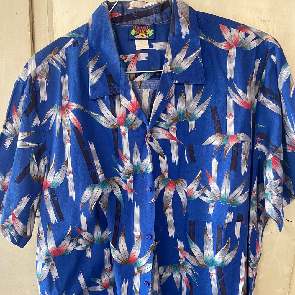 Hawaii Blues -Men’s XL Button Down Short Sleeve  - Made in USA